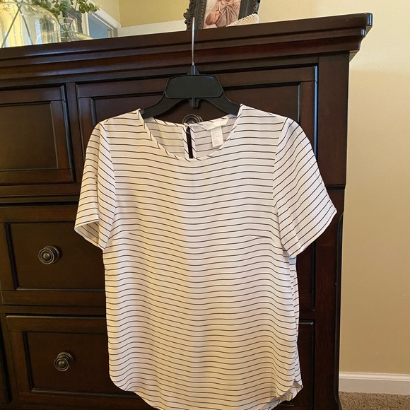 🎉SOLD LOCALLY🎉 H&M black and white stripe - Picture 2 of 5